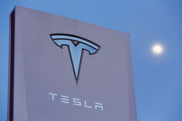 Аналитик сделал мрачный прогноз для Tesla