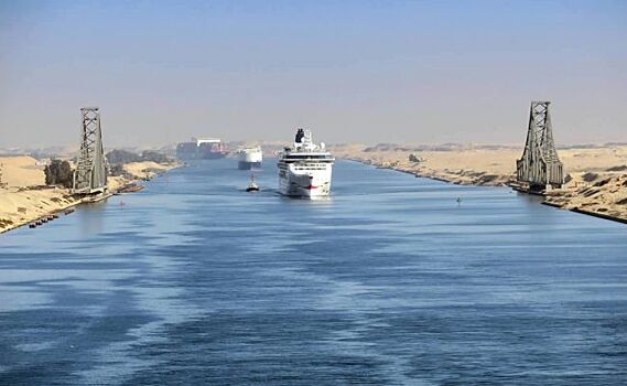Египет лишился 50% доходов Суэцкого канала из-за атак хуситов