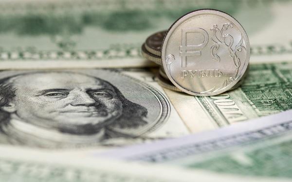 Курс евро превысил ₽101 впервые в 2024 году